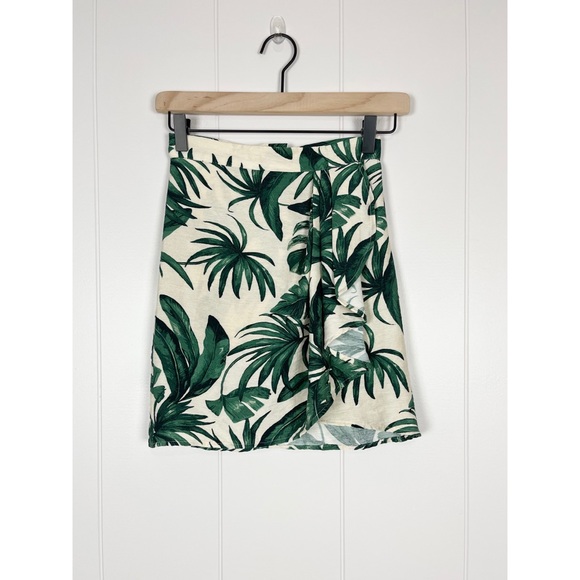 H&M | Patterned Wrap Skirt - Picture 3 of 10